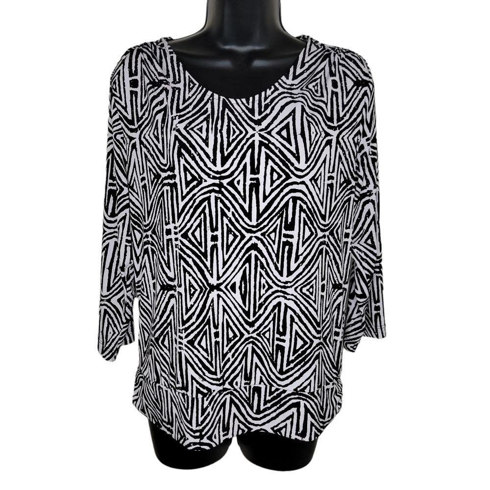 Chico's Travelers Geometric Print Black & White Blouse top Size 1 (medium)